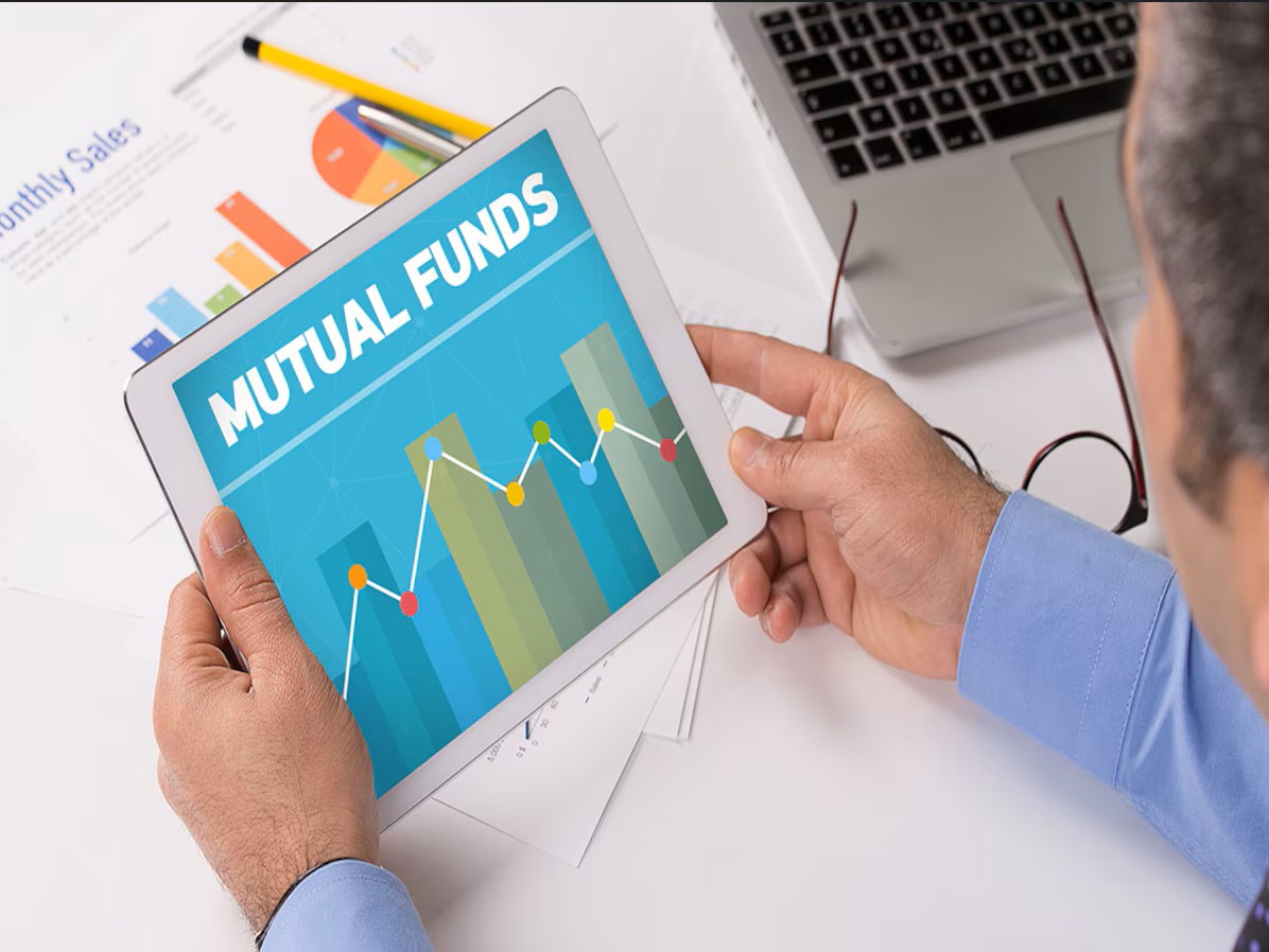 The Role of Technology in Modern Mutual Fund Investing